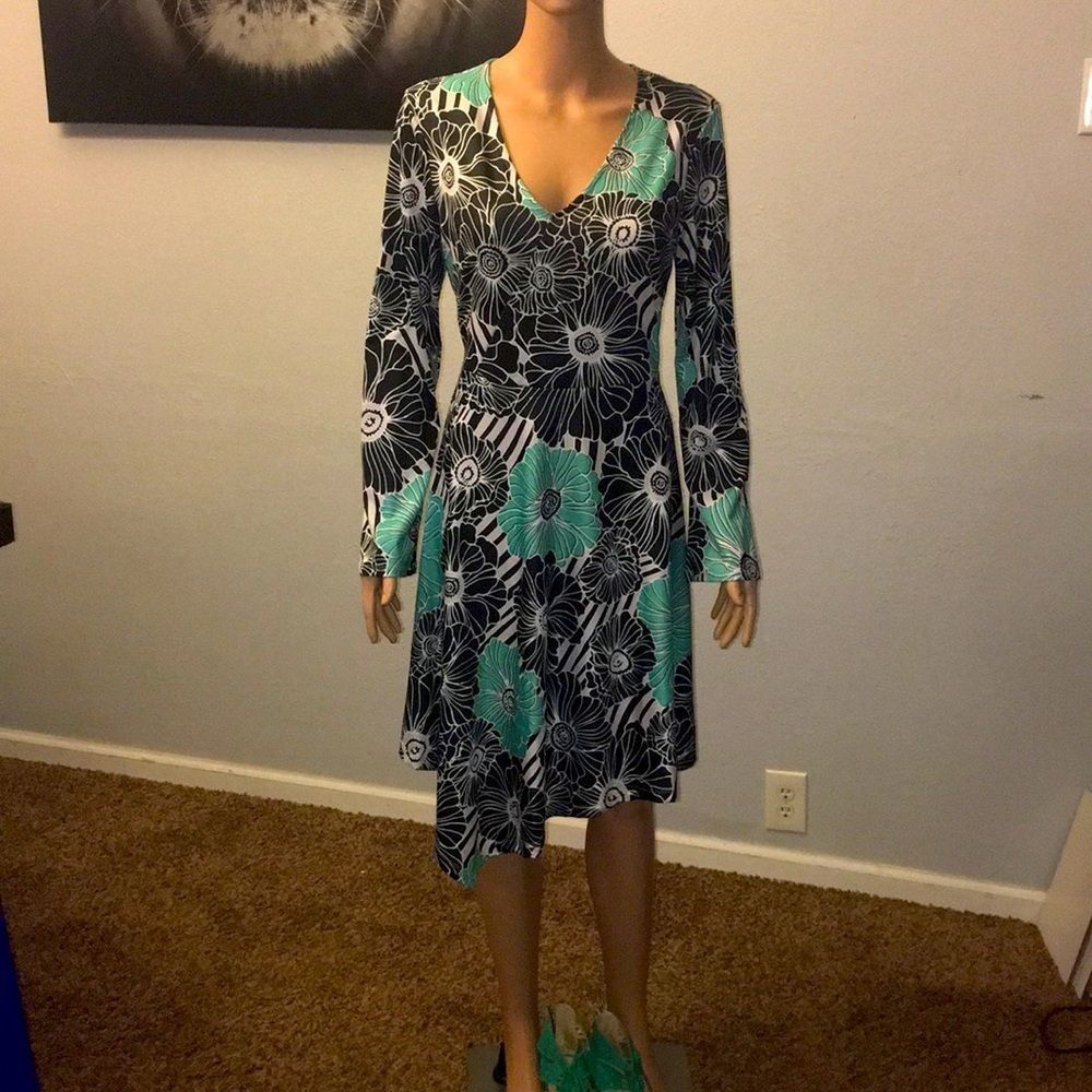 Avon Signature Collection V-neck Dress